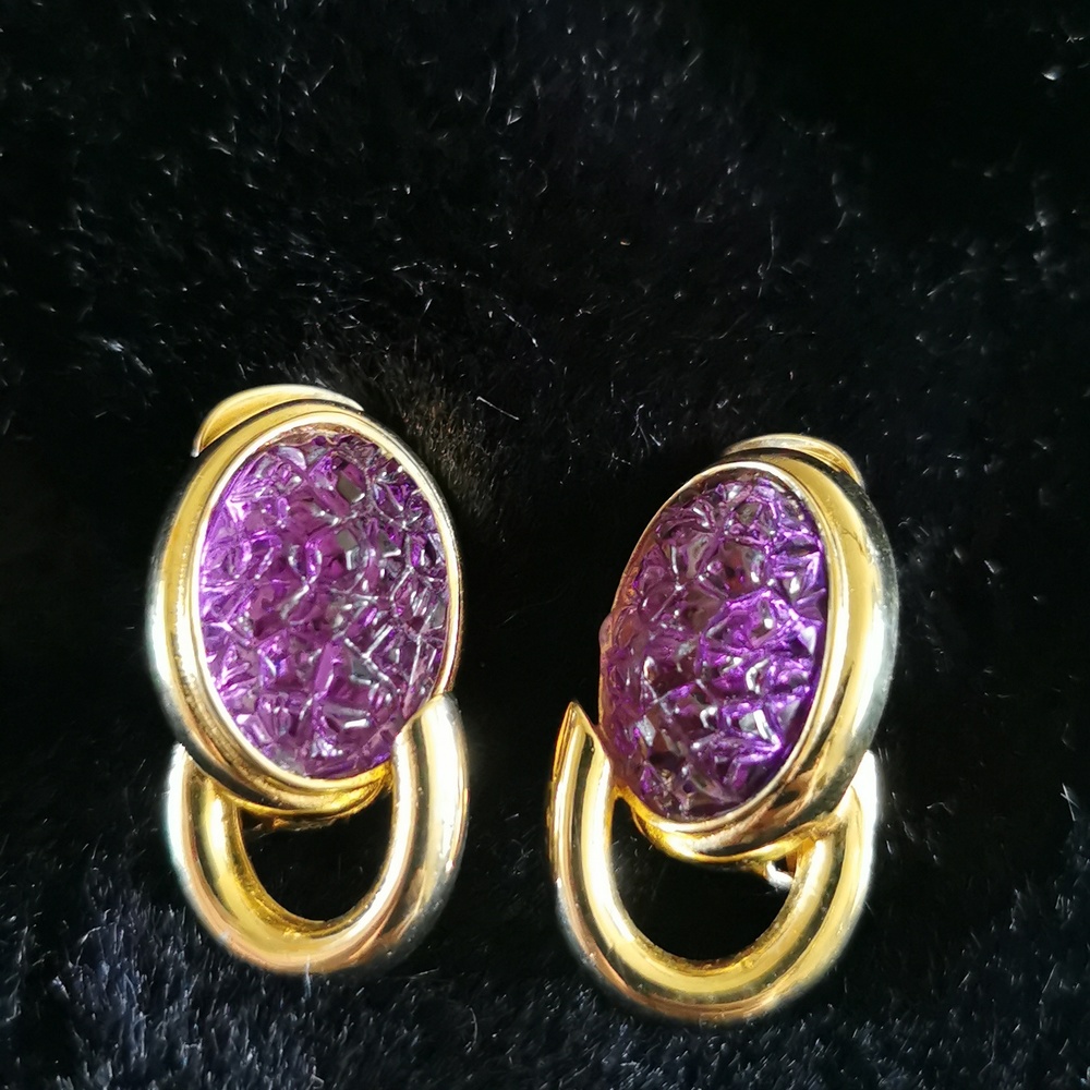 Clip on earrings
